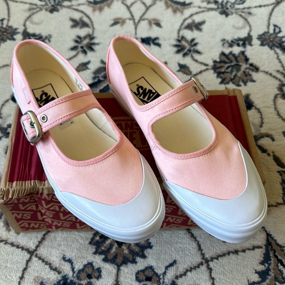Vans Mary Jane Pumps